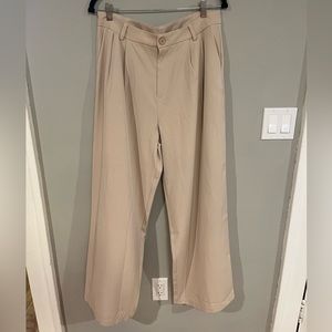 HM tan trousers wide leg